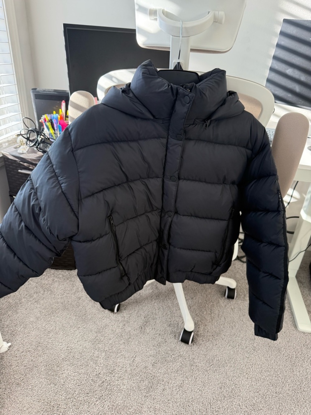 ALO Women's Cropped Puffer Jacket - Black